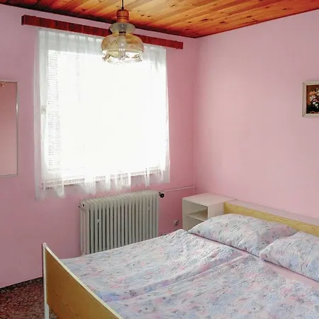 Prázdninový dům Four Bedroom Holiday In Kremze