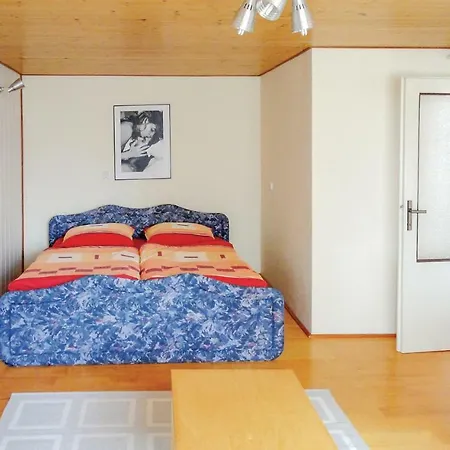 Four Bedroom Holiday In Prázdninový dům *