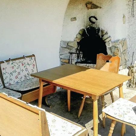 Prázdninový dům Four Bedroom Holiday In Kremze